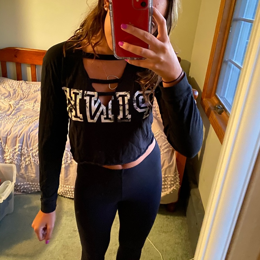 Balck cropped long sleeve